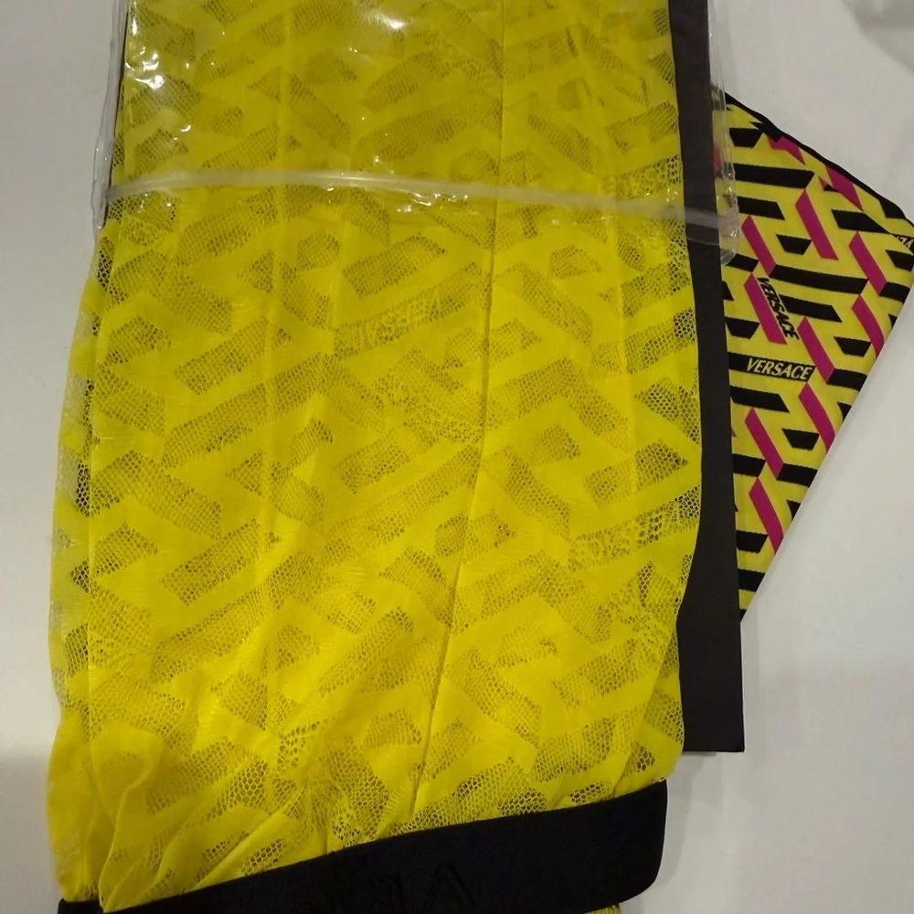 VERSACE Logo Tights Yellow Size S – New With Packaging
